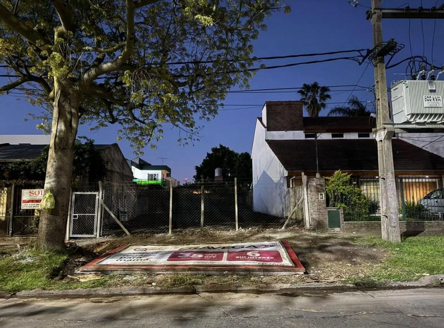 Lote de 250 m2 sobre Avenida Sarmiento entre España e Italia, en Castelar. 1