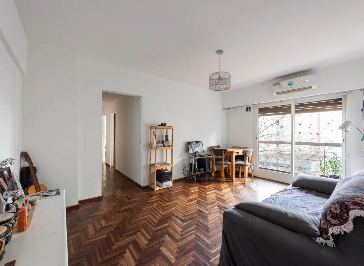 Departamento de 3 ambientes con cochera en Caballito 2