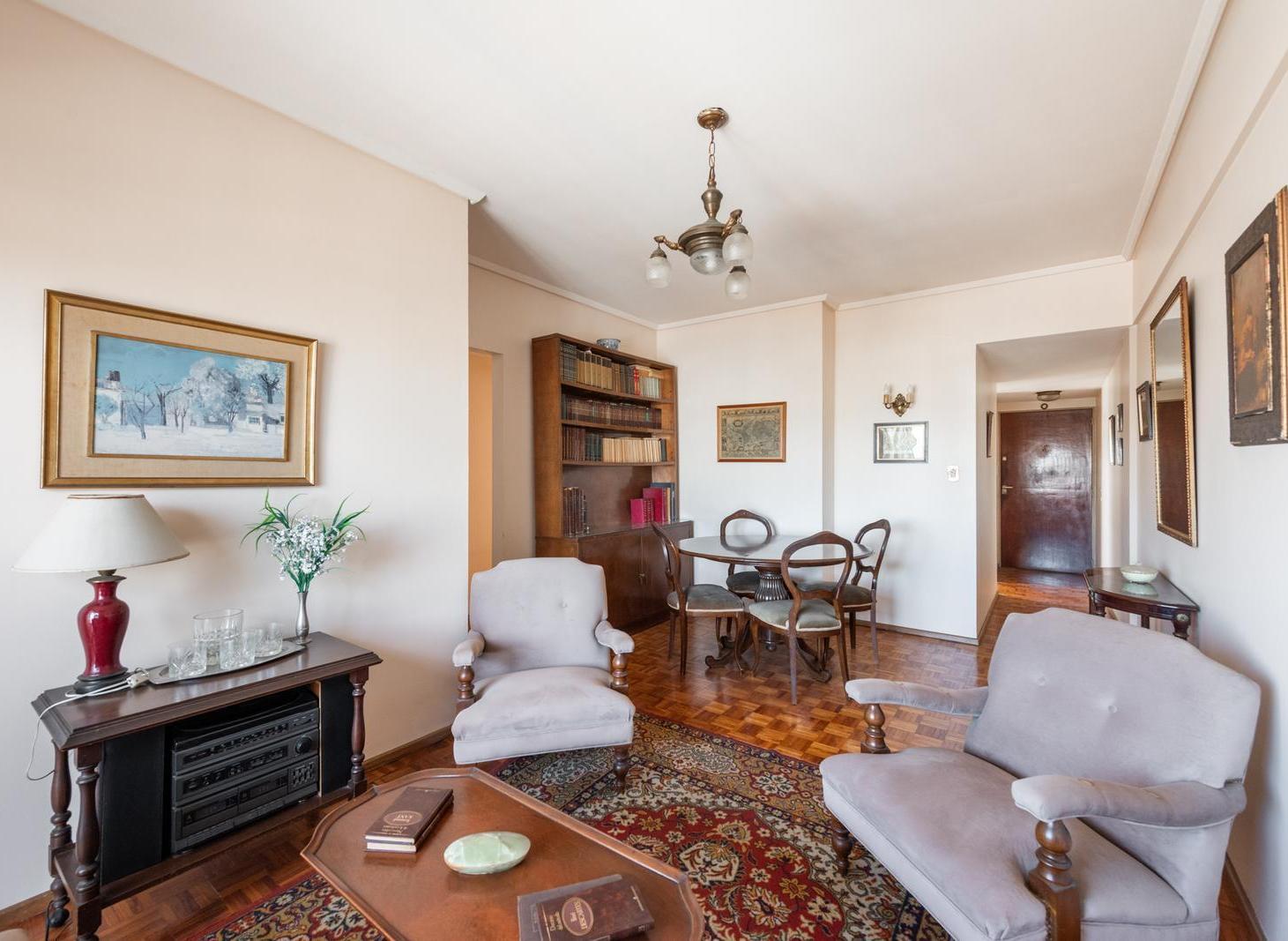 Foto de Venta de 3 ambientes con balcón en Belgrano R, imagen 1