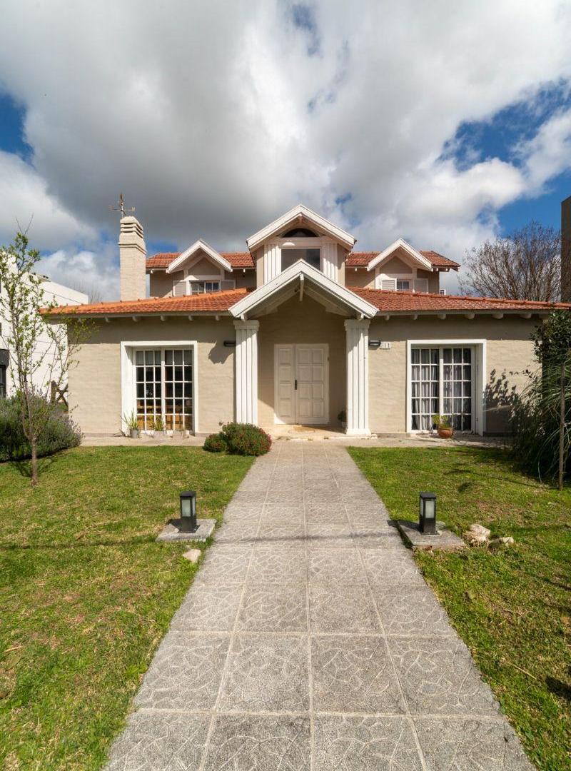 Foto de Casa En Venta, comoda y luminosa, en Club de Campo La Martona. Lote de, imagen 3