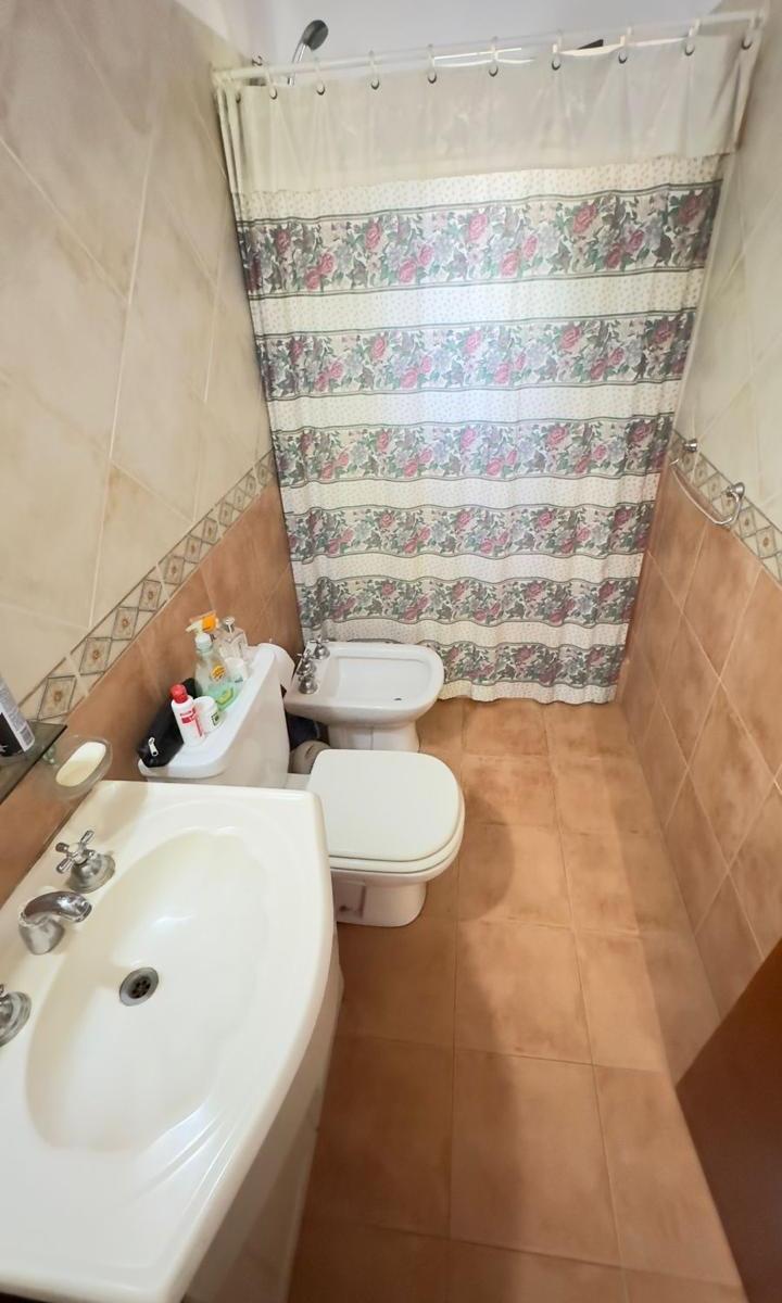 Hermosa Casa en Costa del Este - 5 Ambientes - Parque y Parrilla 3