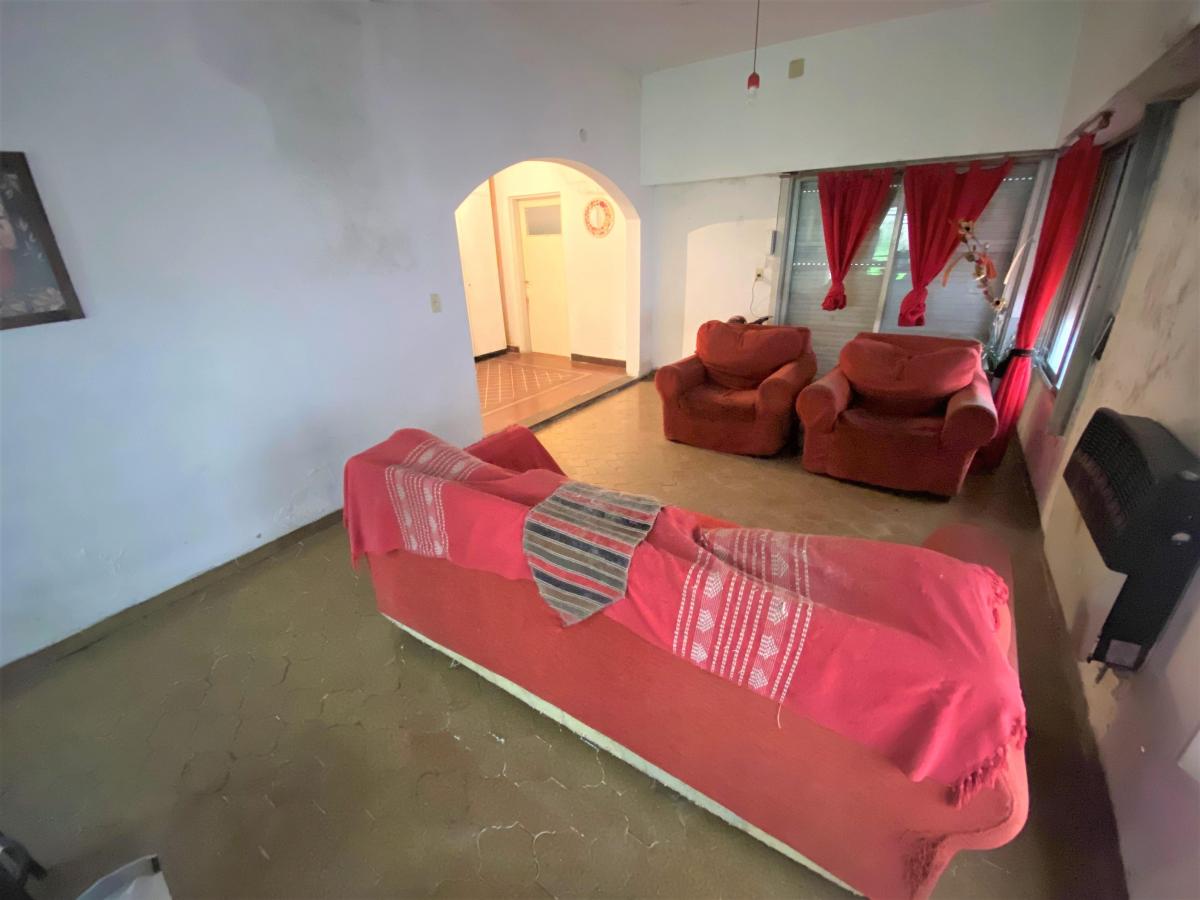 Casa 7 ambientes sobre Lote de 455 m2 - Gerli Lanús