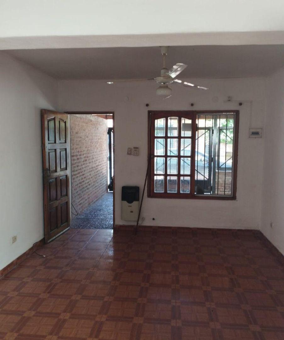 Venta Dpto Tipo Casa 3 Ambientes C/ Patio y Cochera - Llavallol
