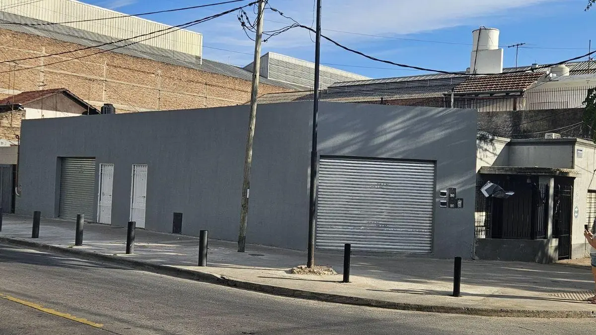 Local comercial de 36 m2 en esquina - Lanús - Monte Chingolo 3