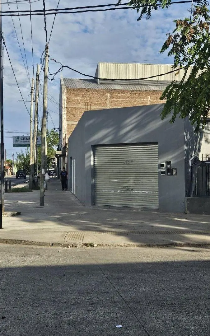 Local comercial de 36 m2 en esquina - Lanús - Monte Chingolo 2