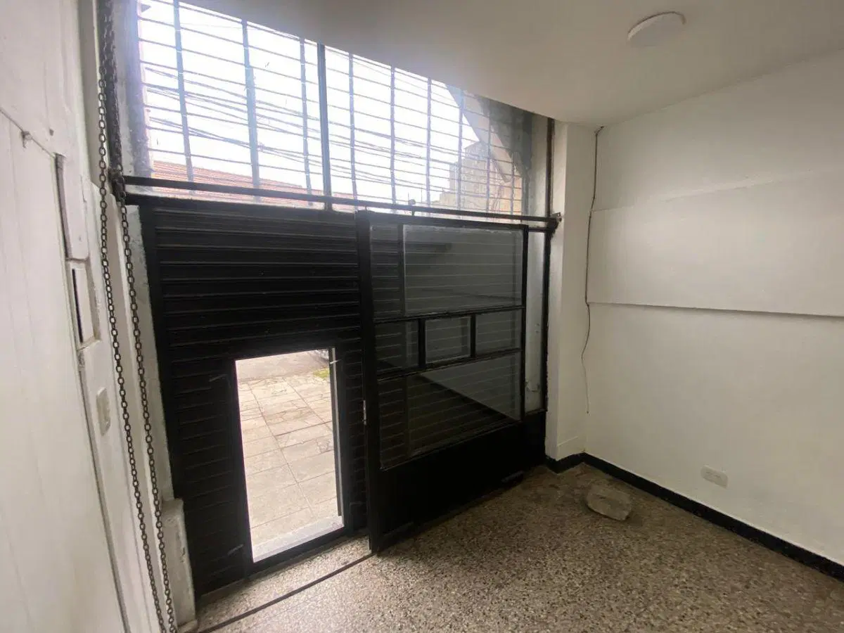 Local comercial de 24 m² en alquiler Gerli Avellaneda 2