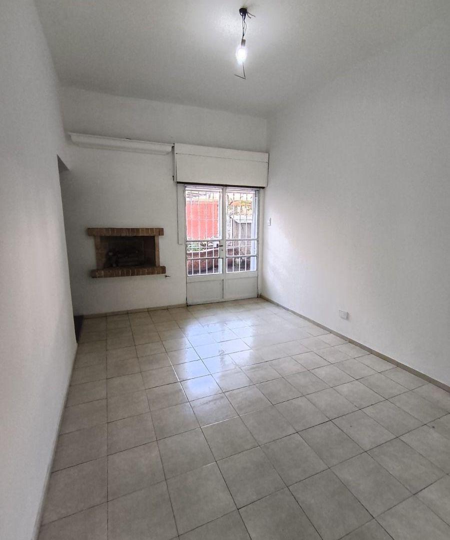 Foto de Ph interno 4 ambientes c/ patio - Remedios de Escalada, imagen 3