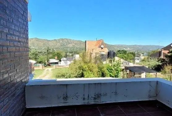Casa a la Venta 4 Dor ,Pileta, Vista a las Sierras. 2