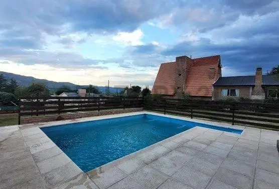 Casa a la Venta 4 Dor ,Pileta, Vista a las Sierras. 4