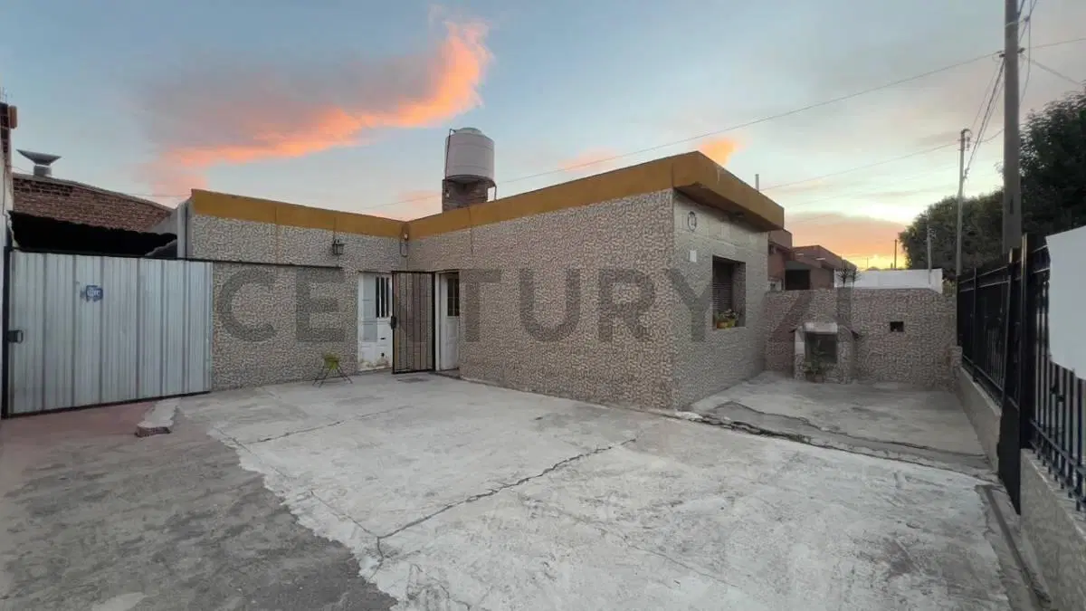 CASA DE 2 DORMITORIOS EN VENTA B° VILLA AZALAIS 2