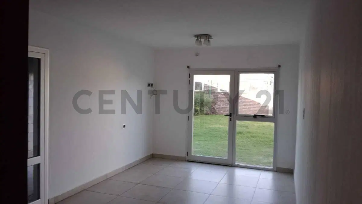 CASA DE DOS PLANTAS EN VENTA | 120 m² CUBIERTOS SOBRE TERRENO DE 250 m² | LAS PERDICES, CÓRDOBA 2
