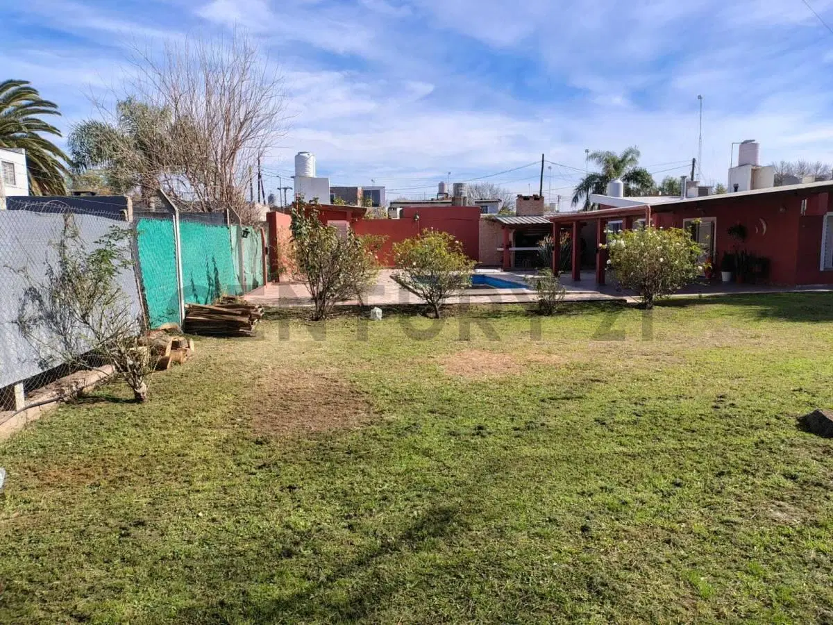TERRENO CON PILETA Y VESTIDOR - BARRIO INAUDI (RECIBO VEHICULO 2024 PARA ARRIBA / DEPARTAMENTO) 3
