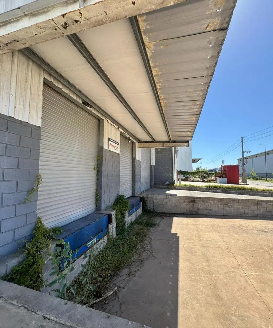 Alquiler de Nave Industrial de 3000 en Polo Industrial Ezeiza con sistema c/incendios y docks carga 3