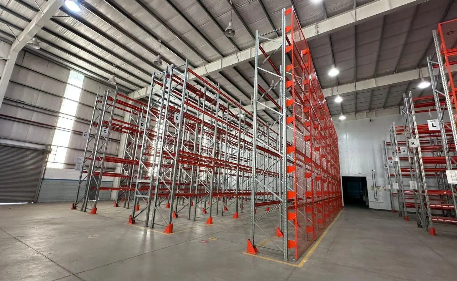 NAVE INDUSTRIAL EN ALQUILER CON TEMPERATURA CONTROLADA Y RACKS – POLO INDUSTRIAL EZEIZA. 4
