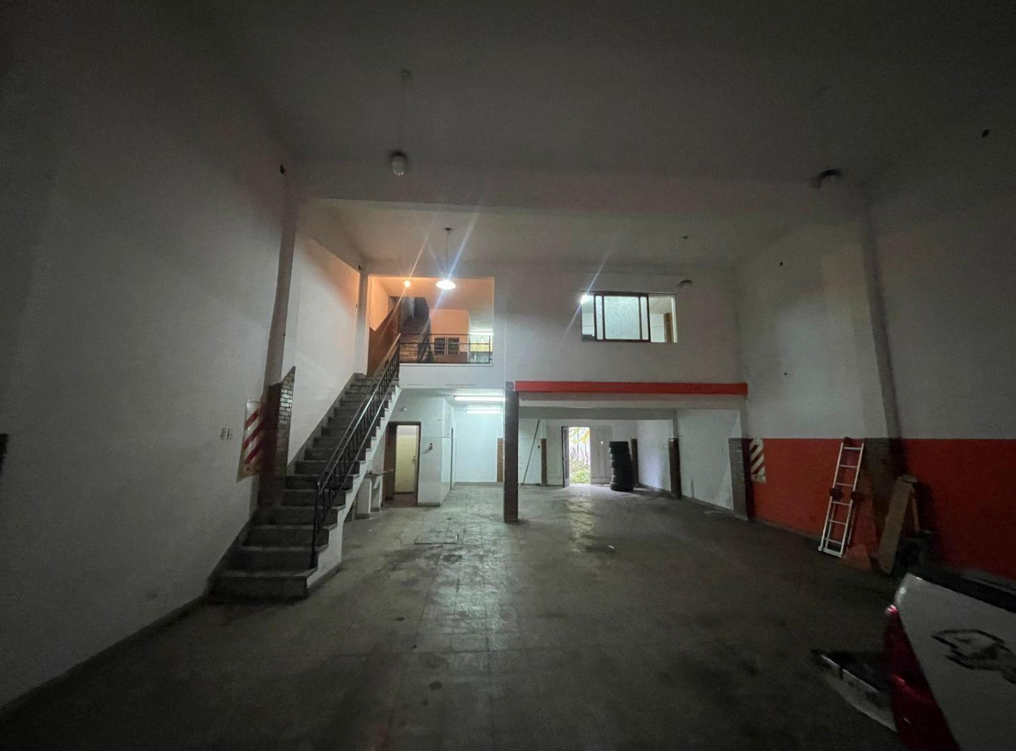 Foto de ALQUILER de Local en San Antonio de Padua 280m² | Entrada de Camión |, imagen 2