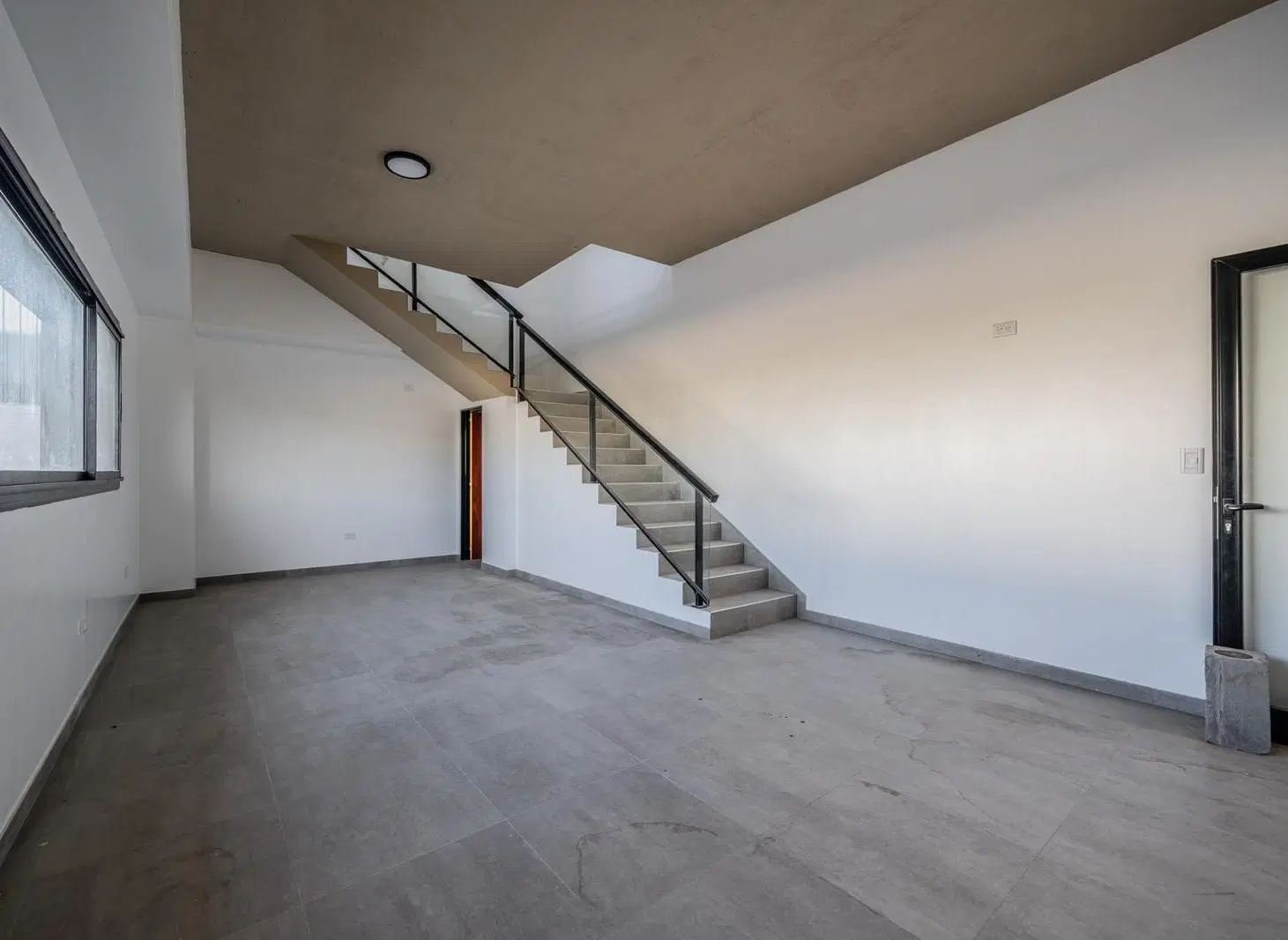 Alquiler de Nave Industrial de 2890 m2 - Spegazzini- SCI y Playa de Maniobras 4
