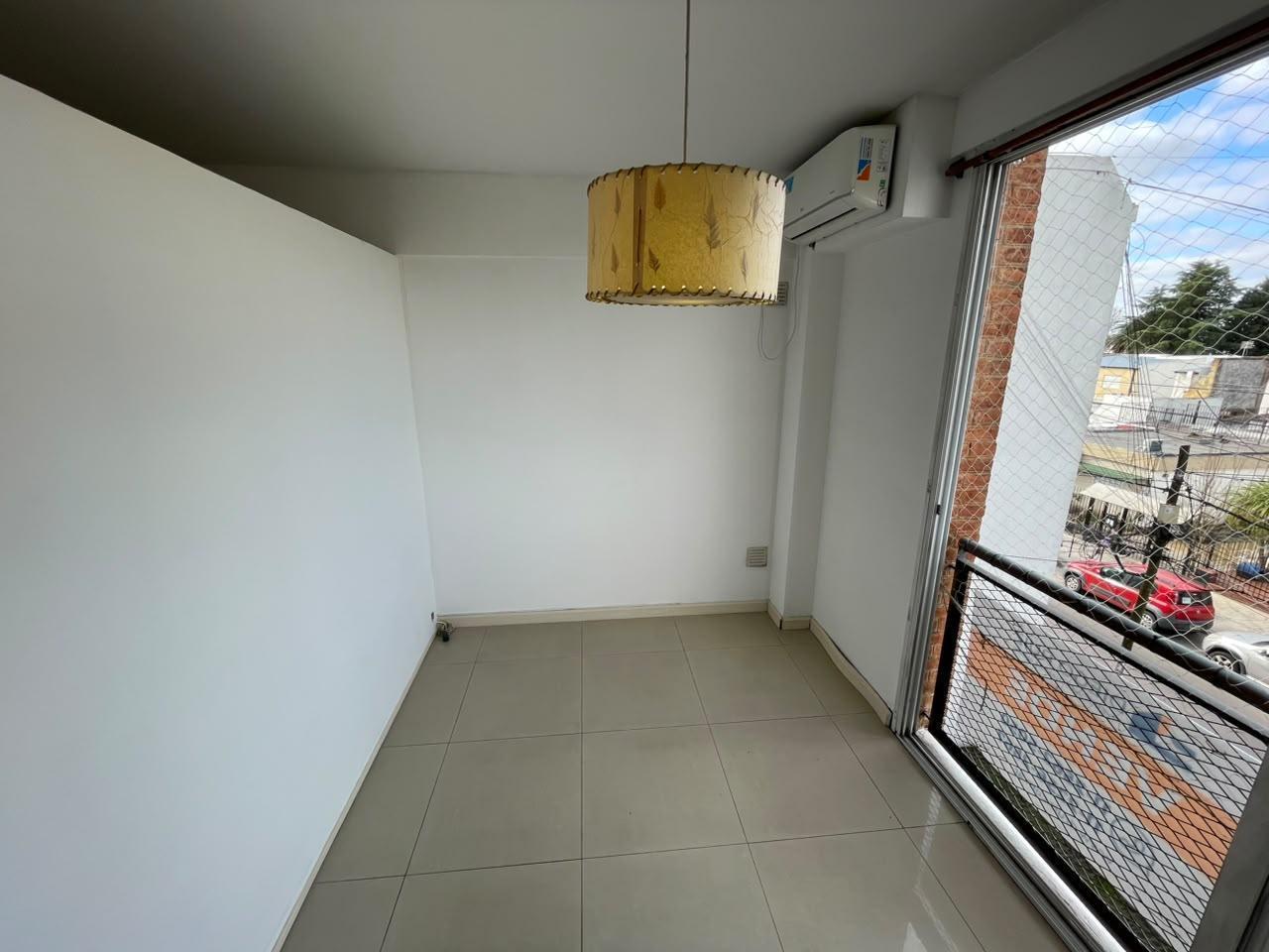 Foto de Venta de Monoambiente en Castelar Sur con Cochera, imagen 3