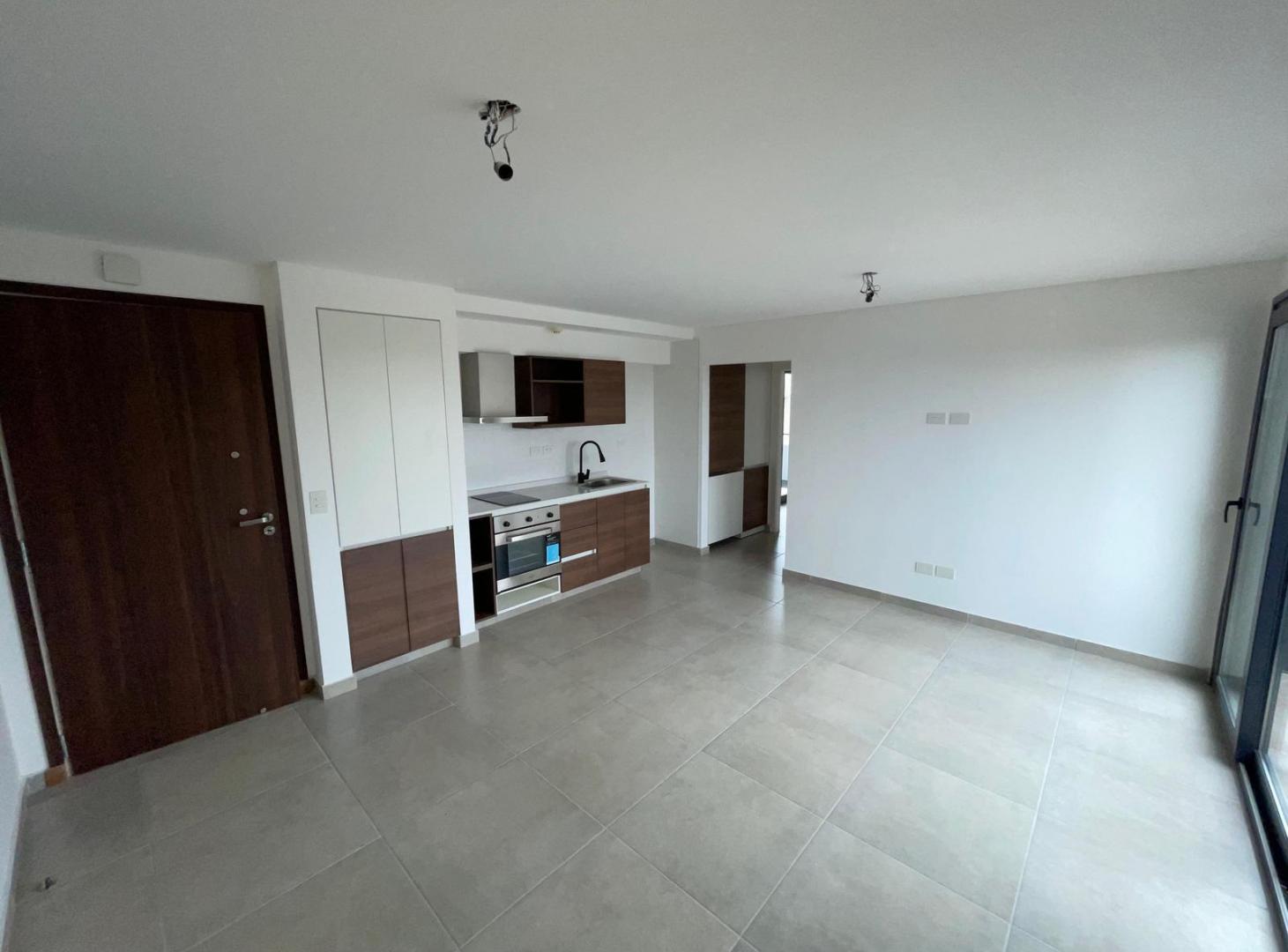 Foto de Venta 2 Amb. con Balcón en L y Terraza en Moron, imagen 1