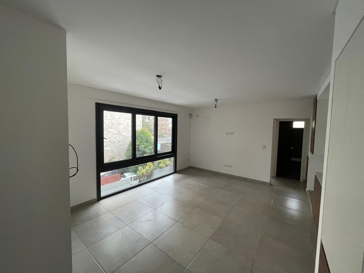 Foto de Venta de Departamento en de 2 amb en Moron, imagen 5