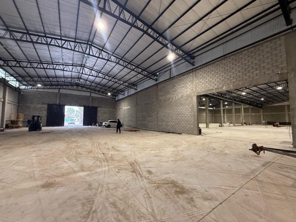 Foto de ALQUILER NAVE INDUSTRIAL DE 4.000 A 6.000 M2 - MORENO - A ESTRENAR SIN, imagen 1
