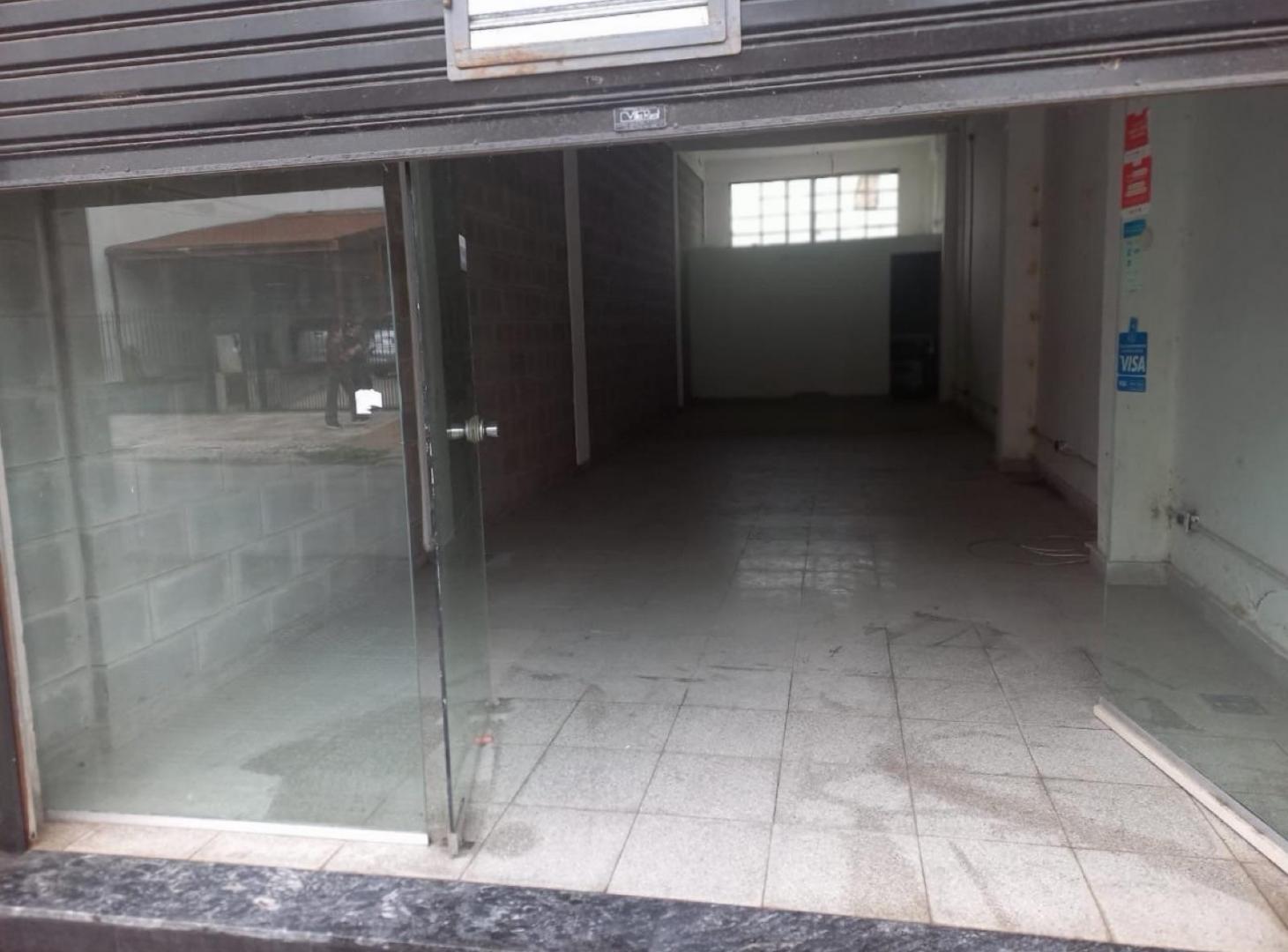 Foto de Alquiler de Local en Isidro Casanova - 54 m² cercania a Ruta 3, imagen 1