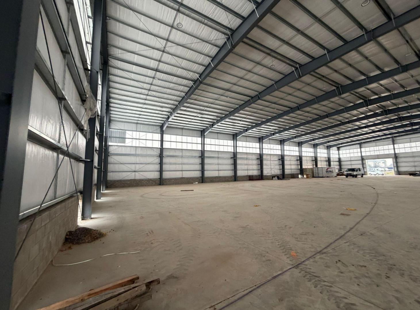 Foto de Venta de Nave Industrial de 3.000m2 en PI Gral Rodriguez - SCI con, imagen 2