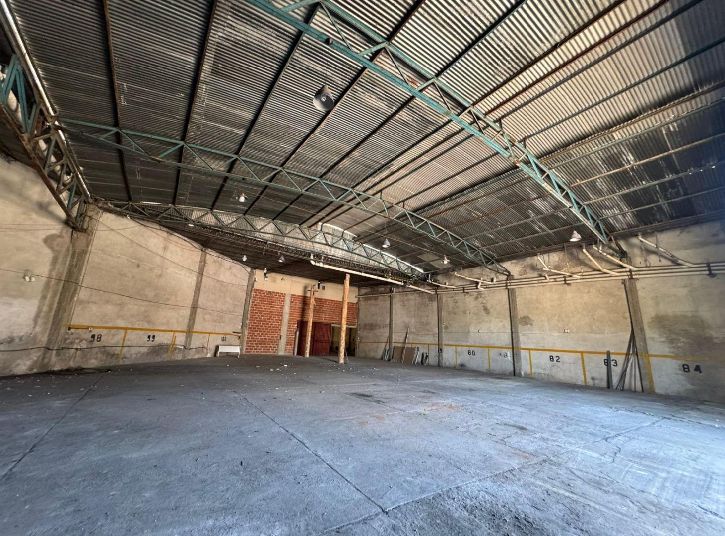 Foto de Venta de Nave de 2400 m2 en Villa Celina - Entrada apta contenedores -, imagen 2