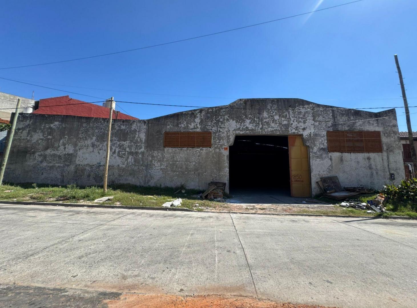 Foto de Venta de Nave de 2400 m2 en Villa Celina - Entrada apta contenedores -, imagen 3