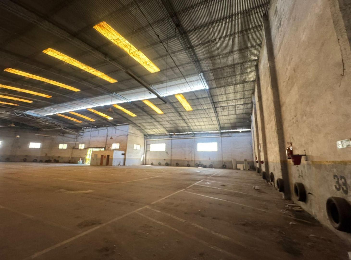Foto de Venta de Nave de 2400 m2 en Villa Celina - Entrada apta contenedores -, imagen 5