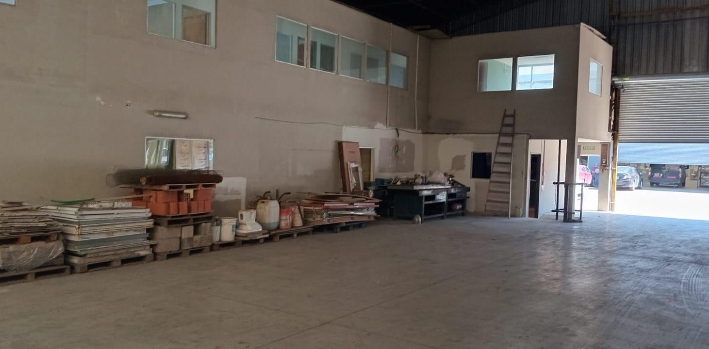 Foto de Alquiler de Nave Industrial de 2.000 m2 en parque industrial La Reja, imagen 3