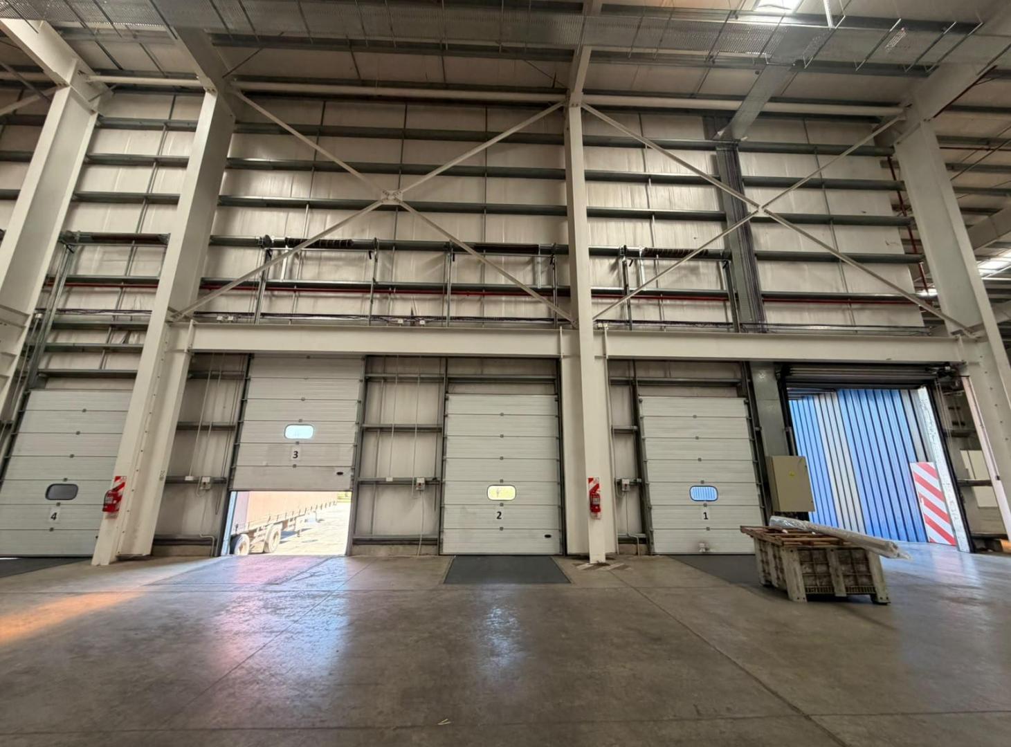 Foto de Alquiler de Nave industrial de 5.200 m² en en Benavidez, Parque Norlog, imagen 1