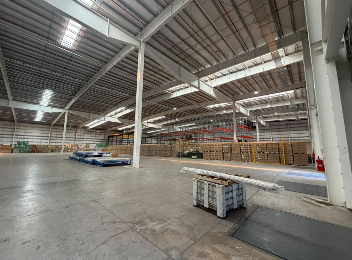 Foto de Alquiler de Nave industrial de 5.200 m² en en Benavidez, Parque Norlog, imagen 4