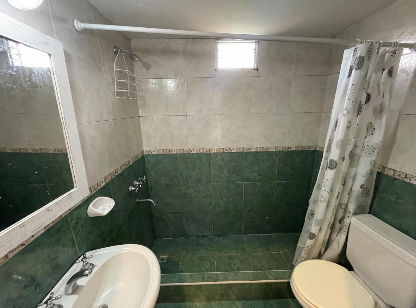 Foto de Alquiler de PH de 3 ambientes con patio en Castelar Sur, imagen 2