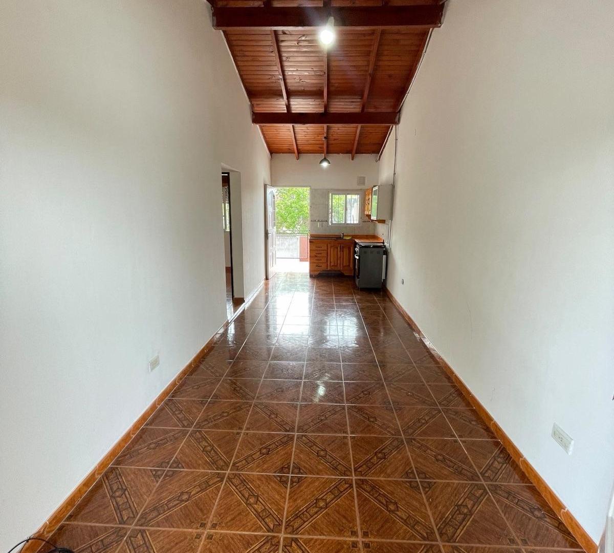 Foto de Alquiler de PH de 3 ambientes con patio en Castelar Sur, imagen 3