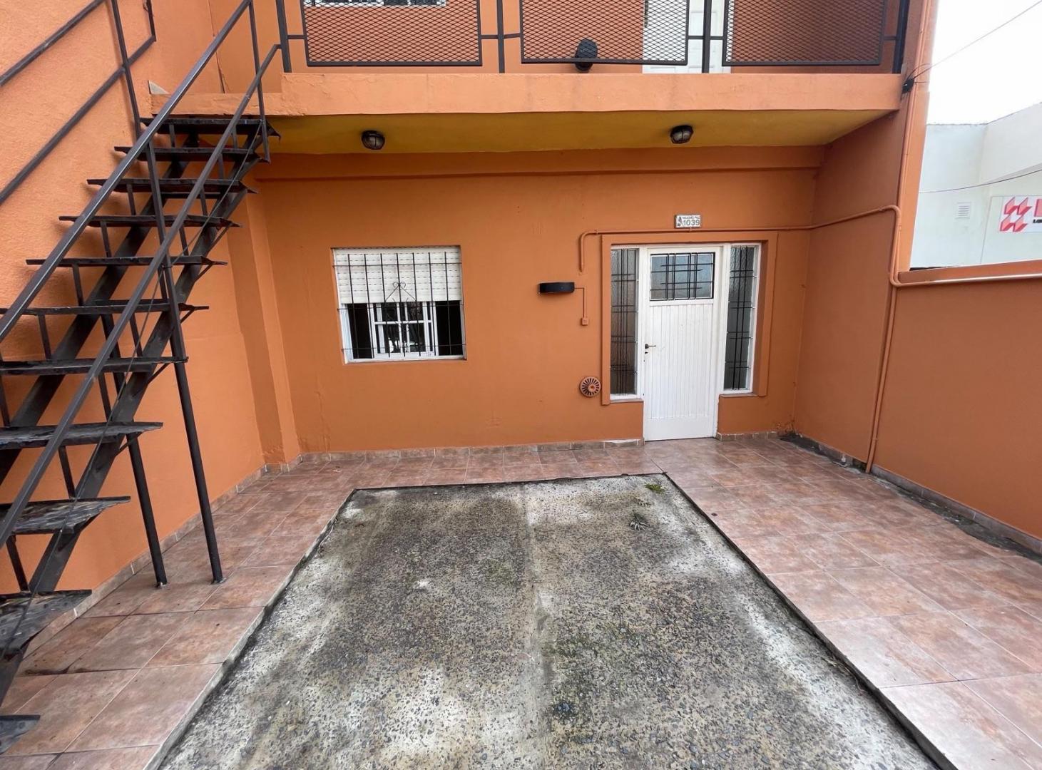 Foto de Alquiler de PH de 3 amb con cochera en Castelar Sur, imagen 1