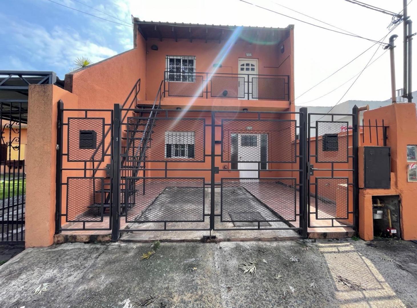 Foto de Alquiler de PH de 3 amb con cochera en Castelar Sur, imagen 2