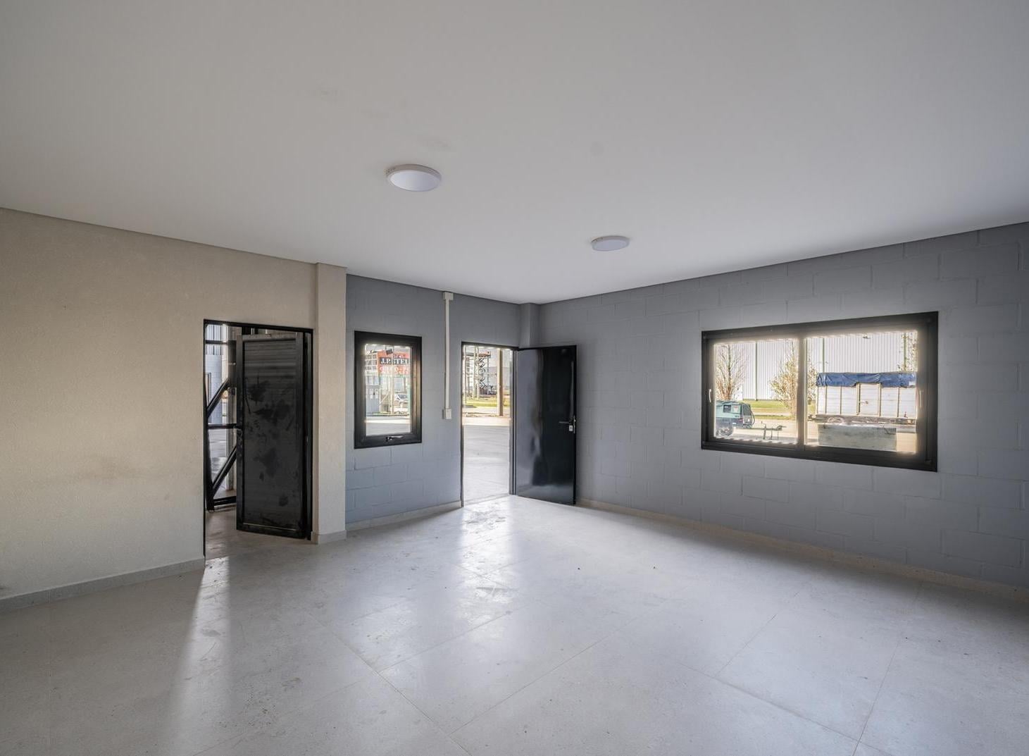 Foto de Alquiler de Nave Industrial en Carlos Spegazzini de 800 m2 con sistema, imagen 2