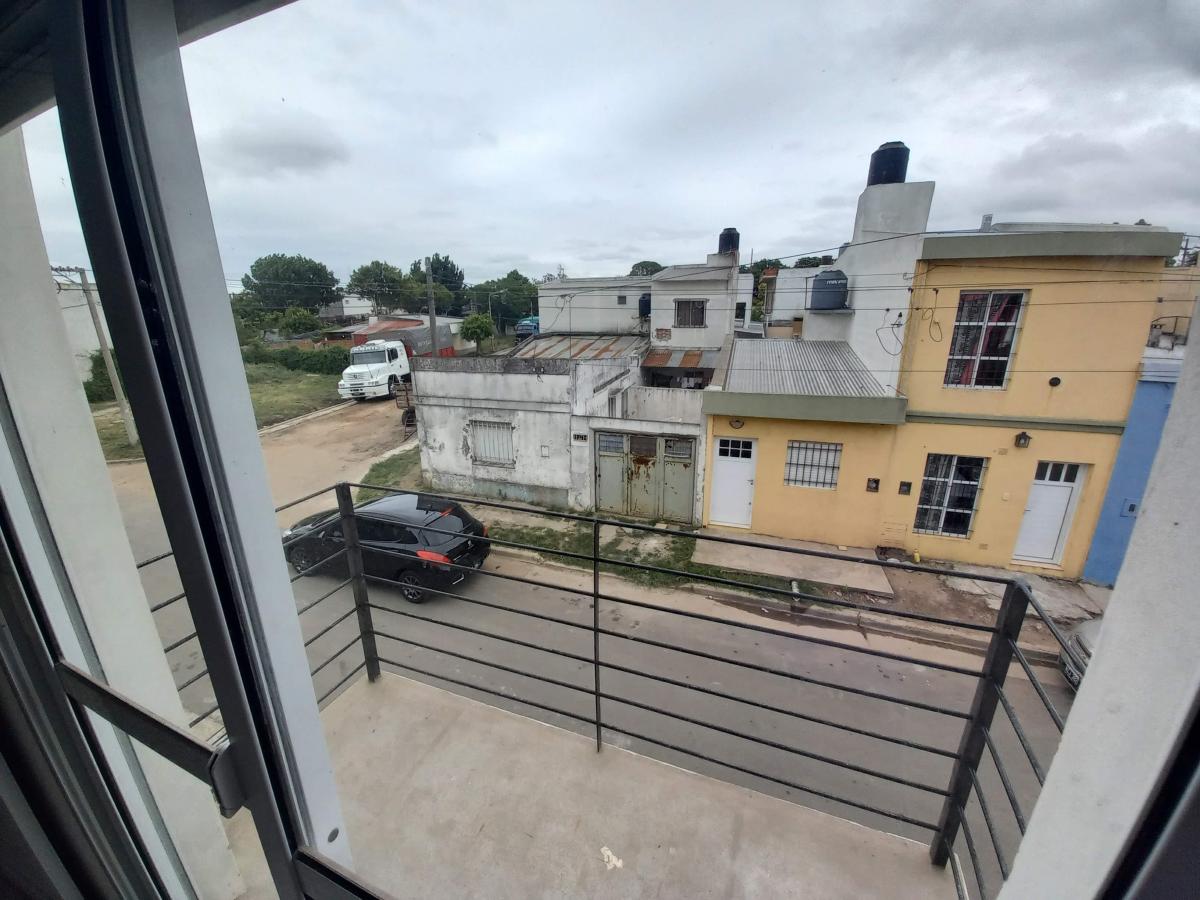 2 Dúplex Más un Departamento - Zona Av Artigas y Av Parque 3