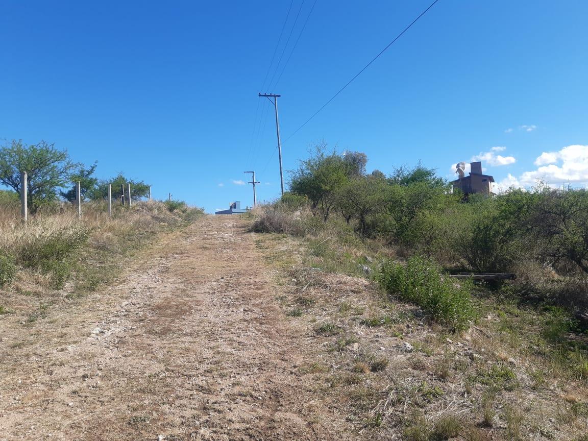 Estancia Vieja con Escritura a m del Monumento Indio Bamba 2