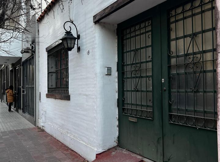 VENTA - ALBERDI - ESPORA 200 a mts D.Qui, hermosa 3 Dor, coc/sep, coch, 2 patios  2