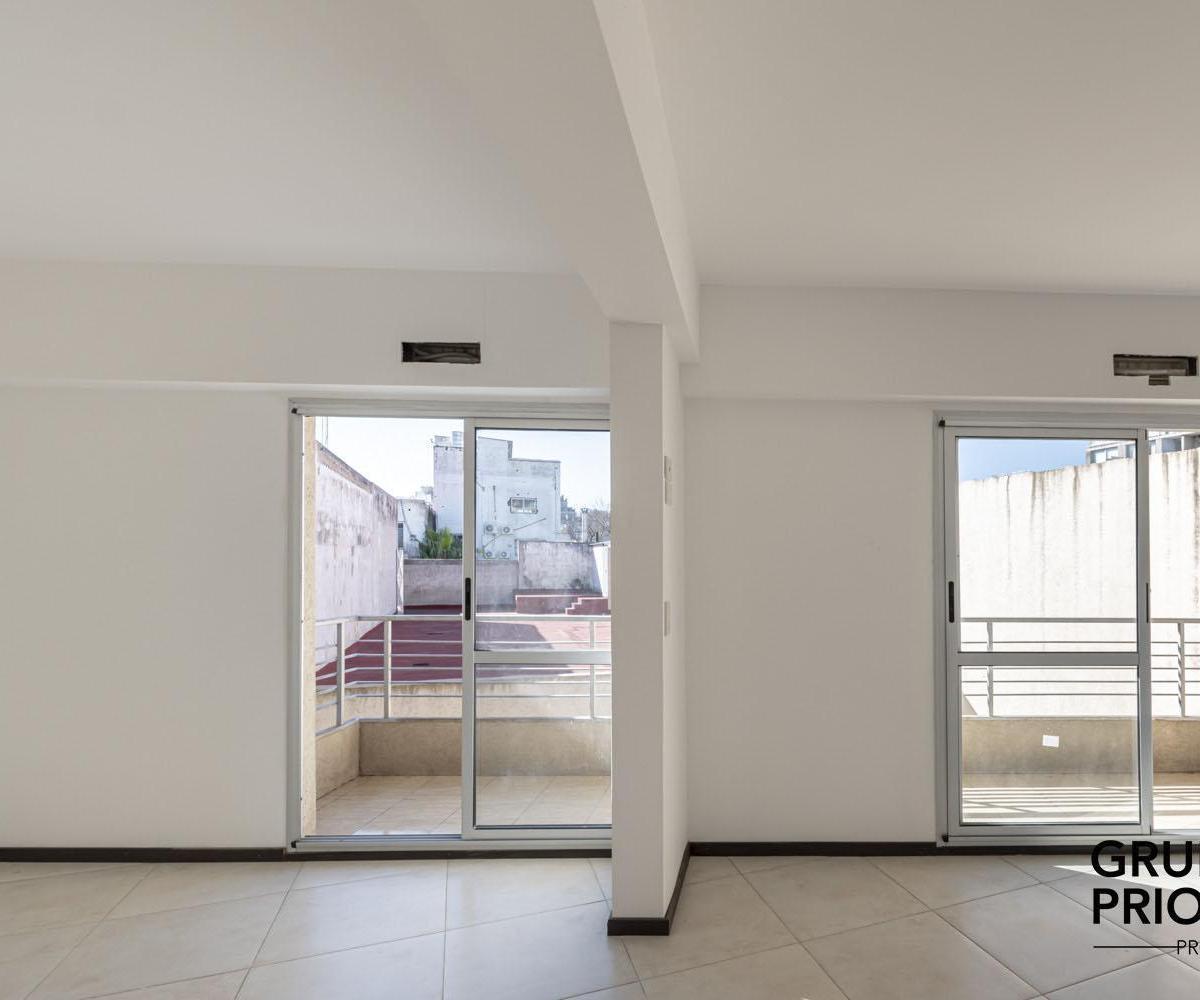 Venta Monoambiente Divisible en Villa Ortuzar. 2