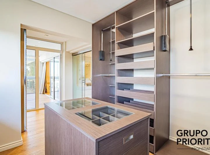 Departamento 4 ambientes con dependecia y dos cocheras con vista panoramica en Belgrano R 3