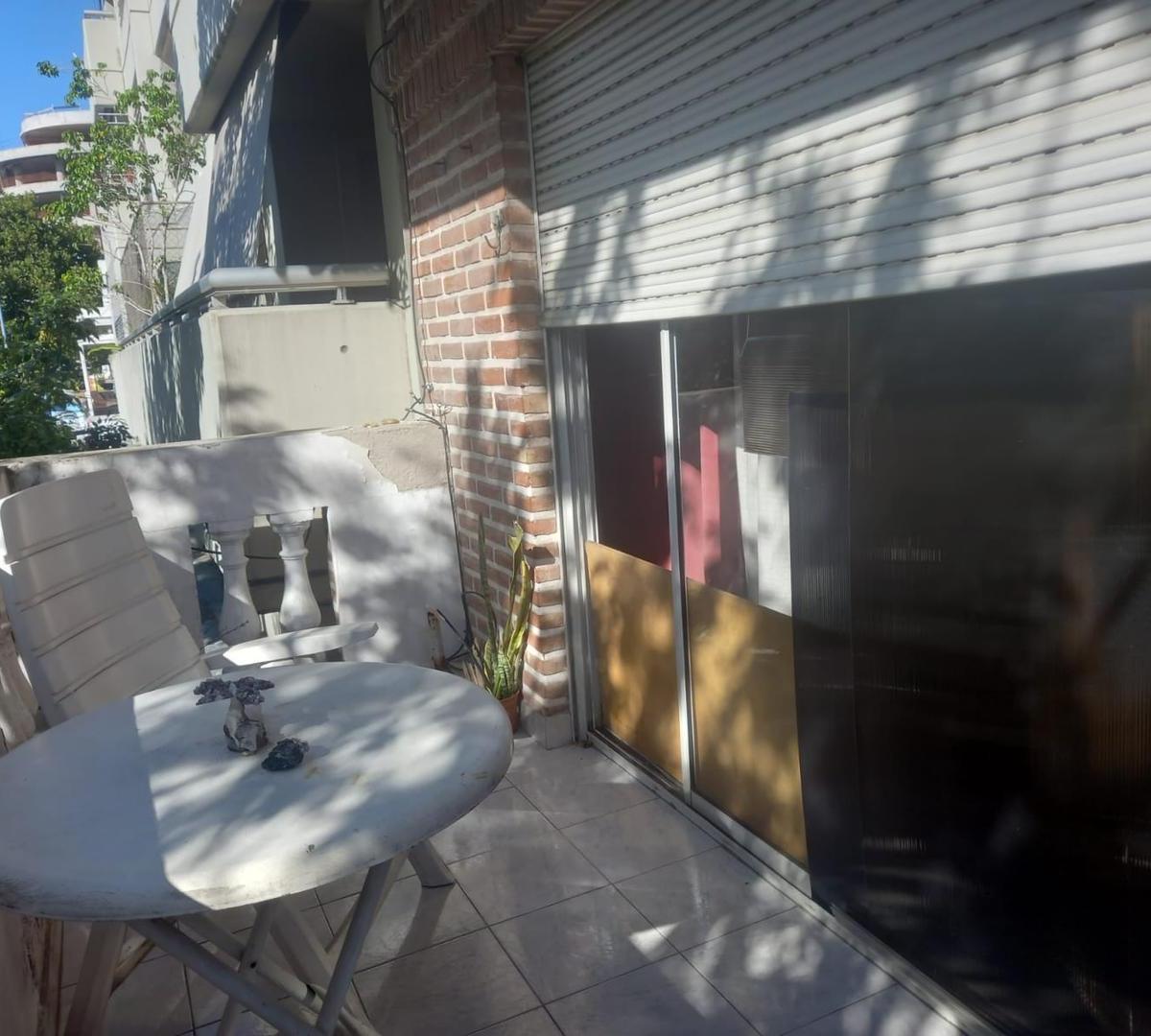Venta de Triplex, Casa 2 Plantas, Local. Apta Credito 4