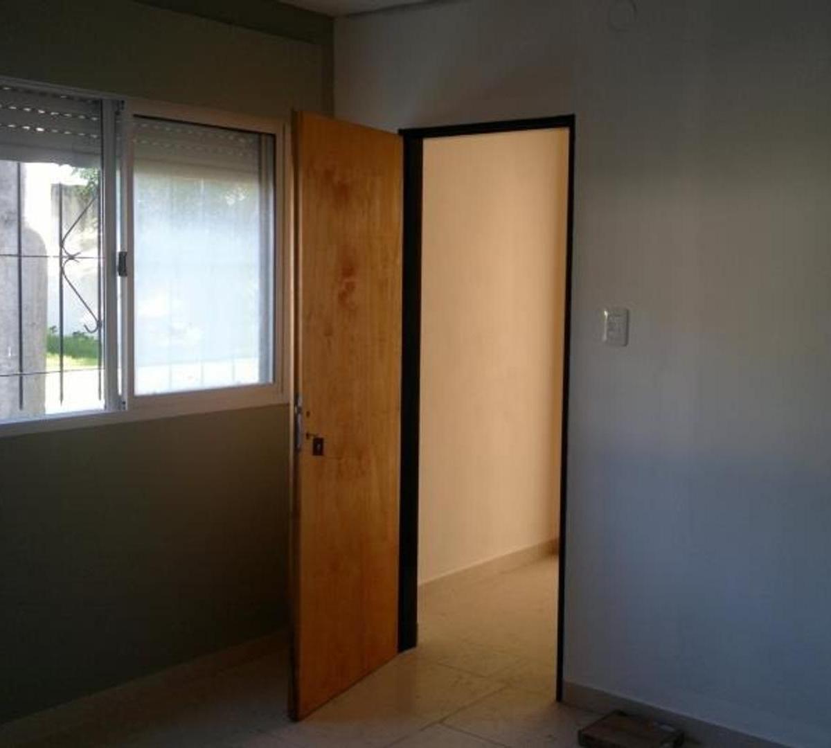 VENTA COMPLEJO DE 5 PH y 1 CASA EN GRAL RODRIGUEZ
