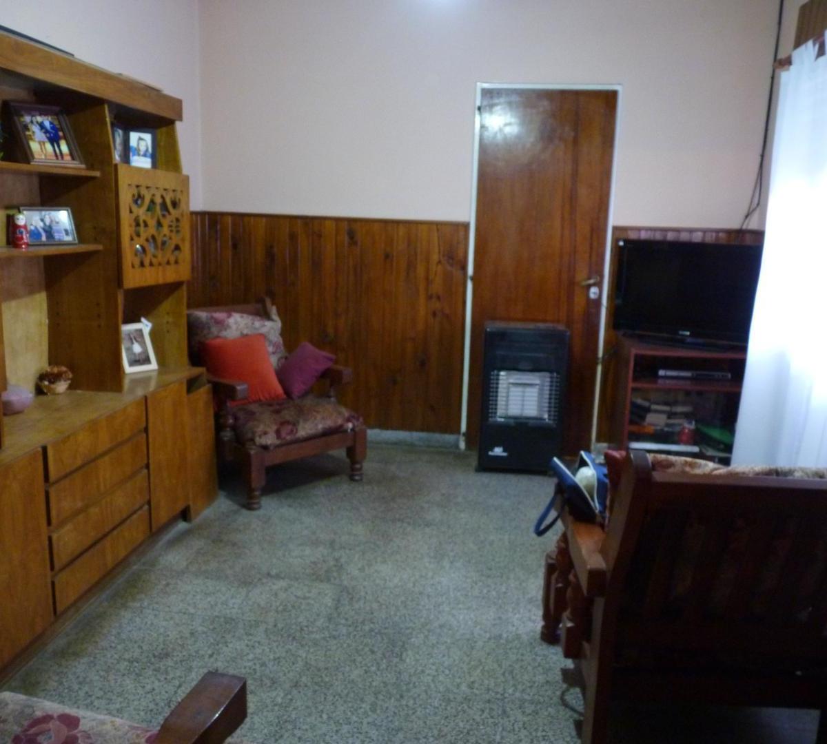 Venta o Permuta de Casa en Mercedes B. 1