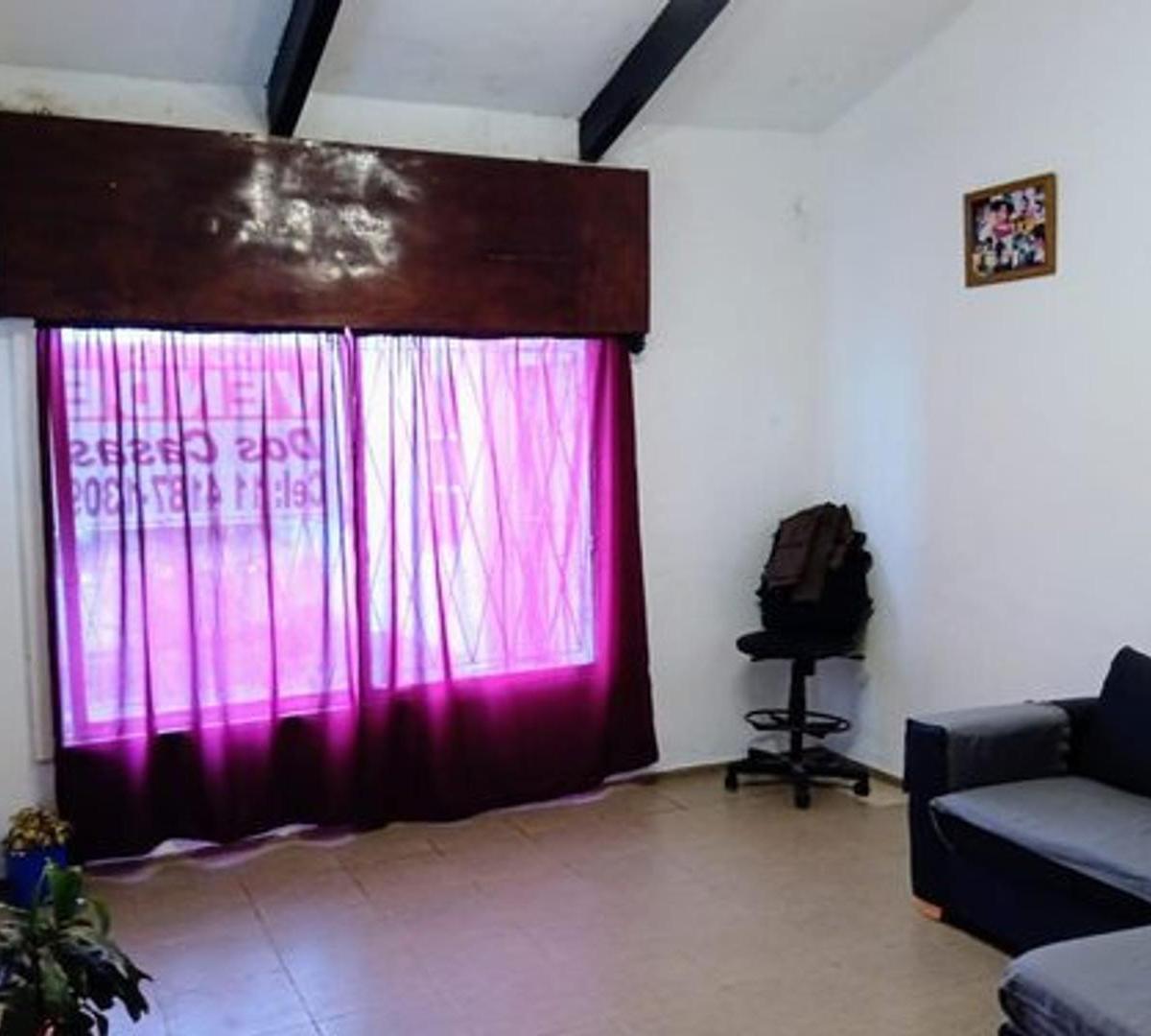 Casa C/depto en Moreno 5