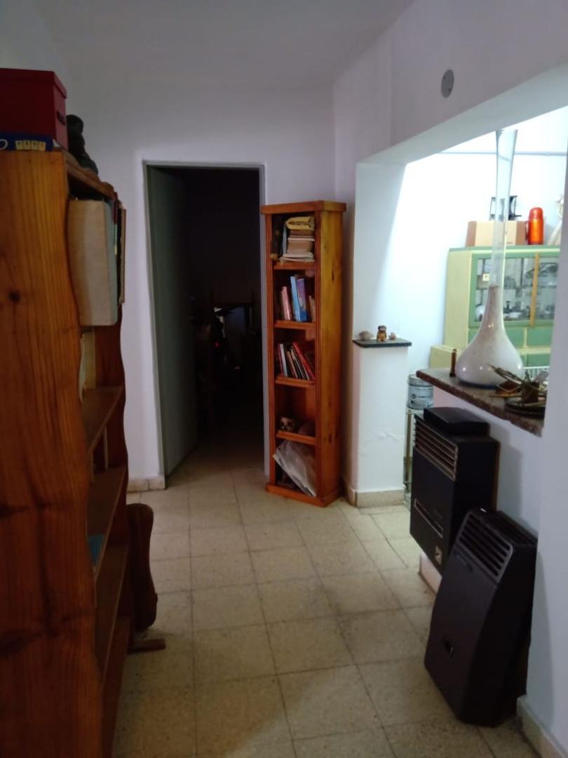 Casa con Local en Moreno 3