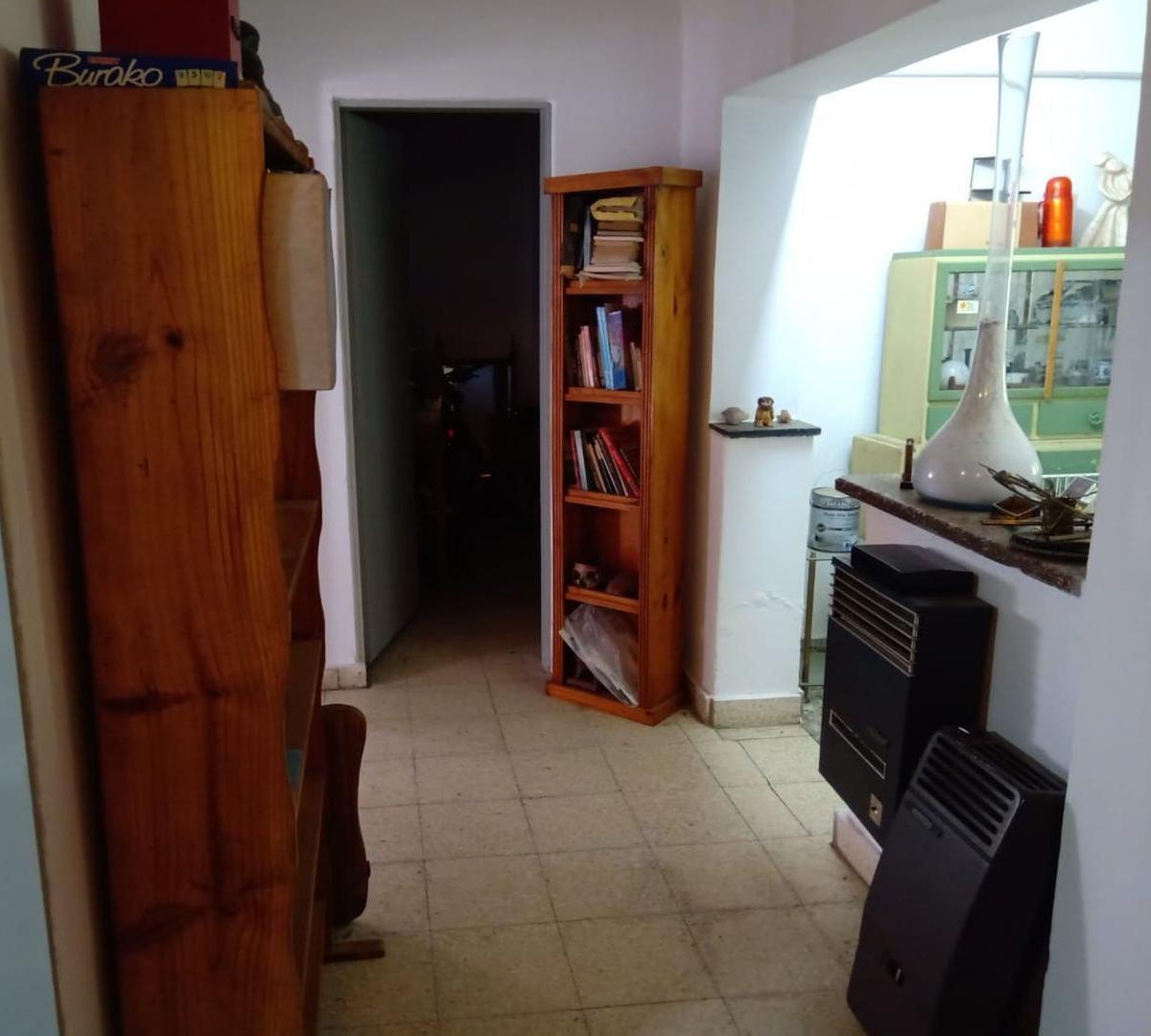Casa con Local en Moreno 5