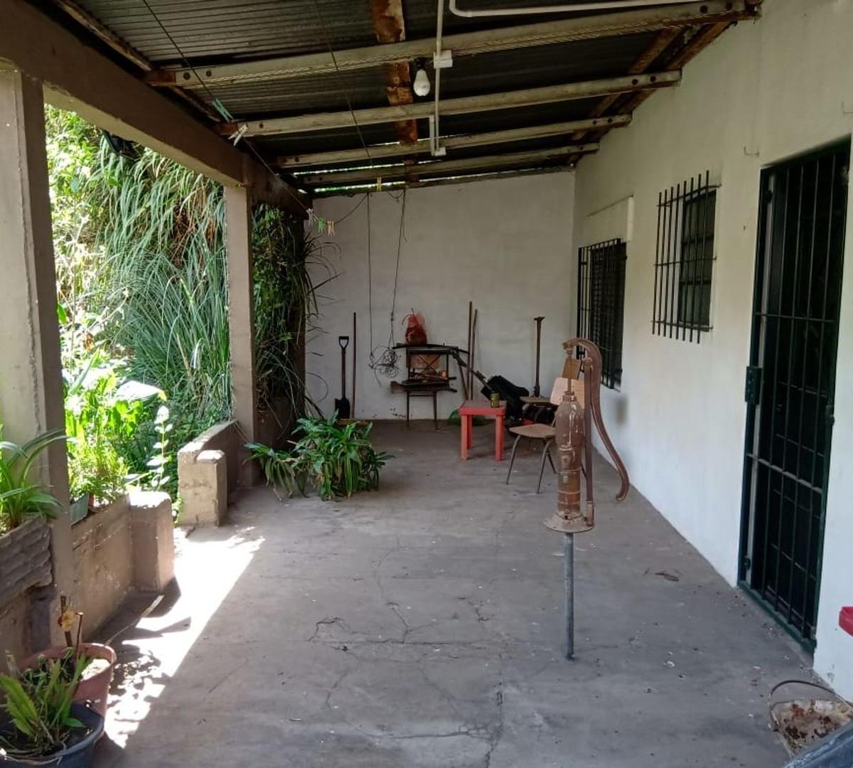 Casa con Local en Moreno 1