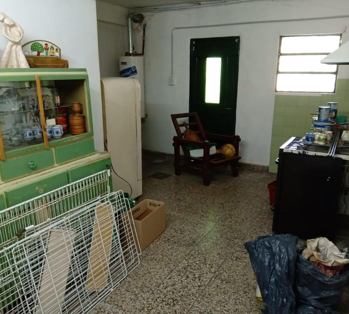 Casa con Local en Moreno 3